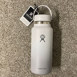 Limited Edition 32oz Ombre Hydro Flask “Moonlight” NWT